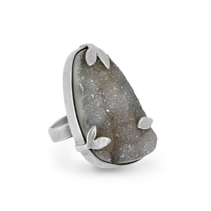 Spring ring with druzy chalcedony