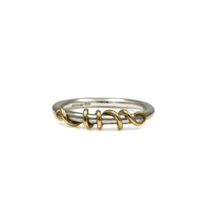 Tendril ring in 9ct gold