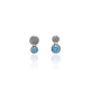 Halo mini stud earrings in textured sterling silver - blue topaz