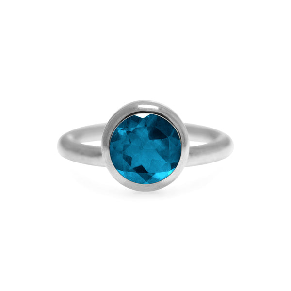 Solo ring in sterling silver and gemstone