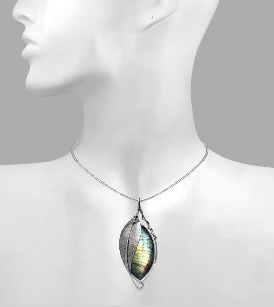 Sweeping leaf pendant with labradorite