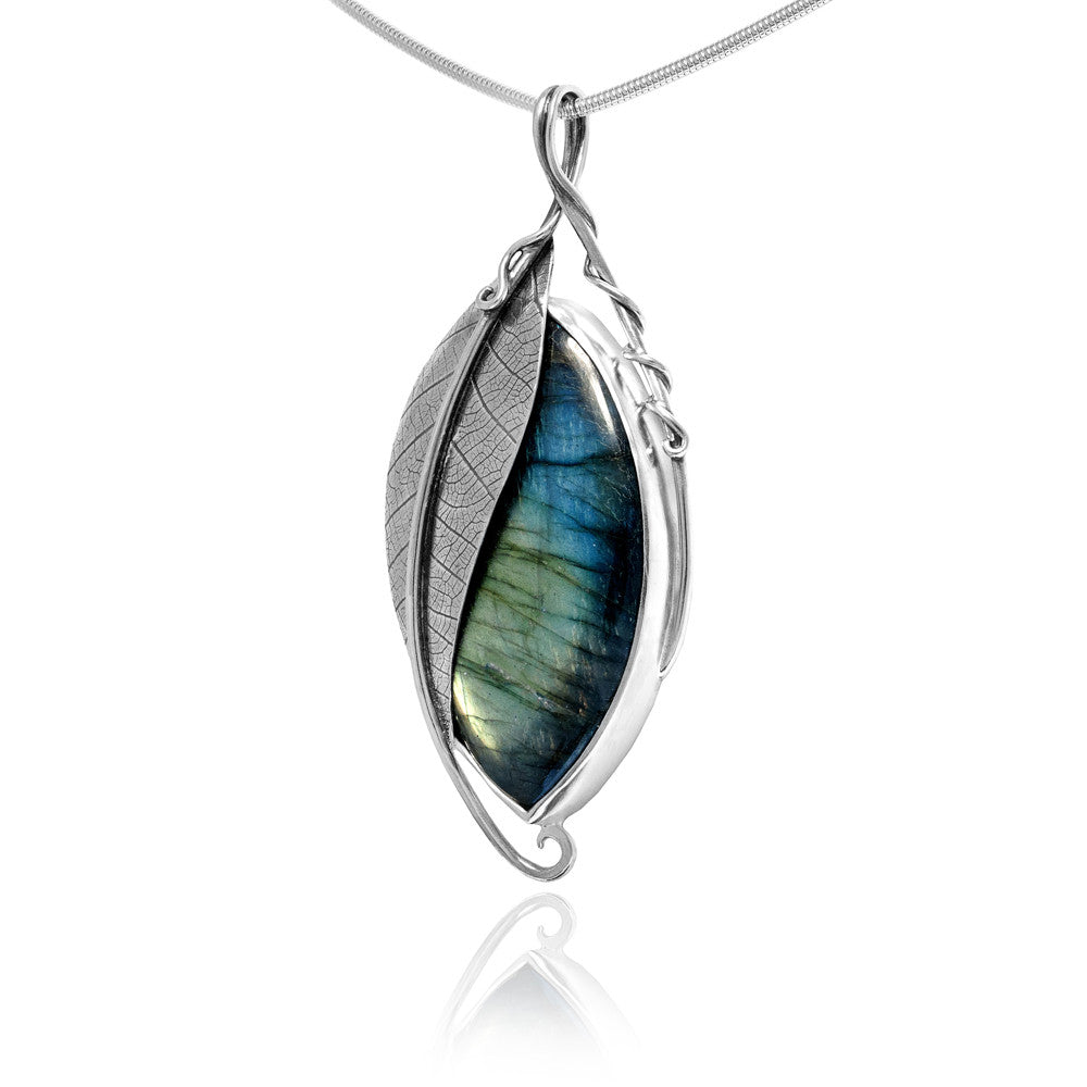 Sweeping leaf pendant with labradorite