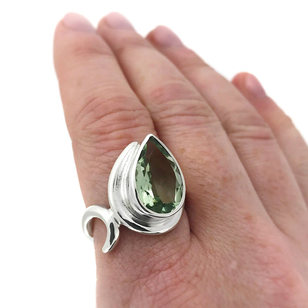 Entwine statement ring in sterling silver and green quartz - ready to wear