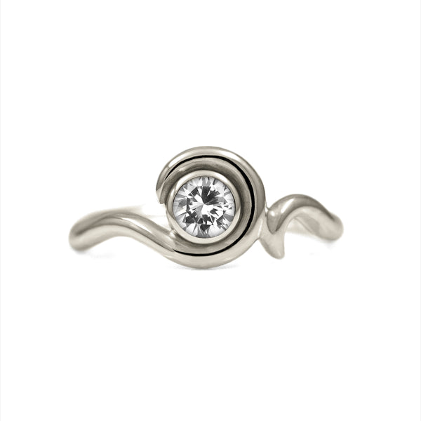 Entwine solitaire sapphire ring in 9ct gold